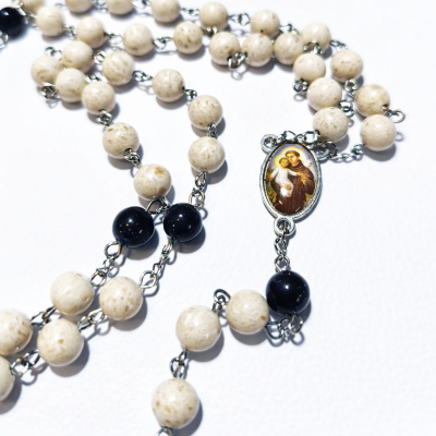 Krunica od bračkog kamena