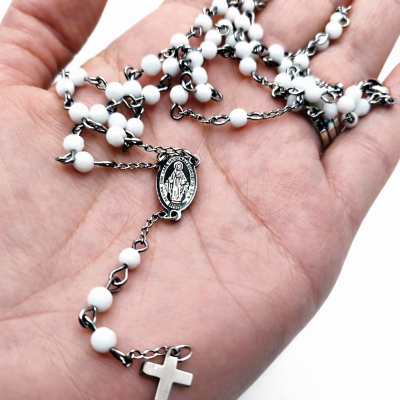 Elegantna Gospina Krunica za svakodnevno nošenje oko vrata