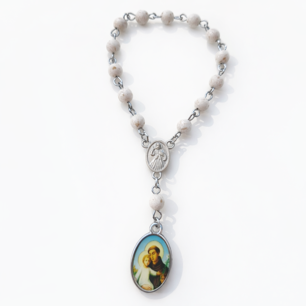 Kratka krunica svetog Antuna - brački kamen