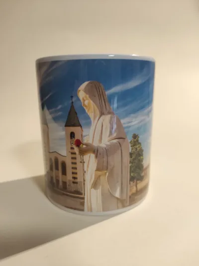 Keramička šalica Gospe Kraljice Mira – Međugorje